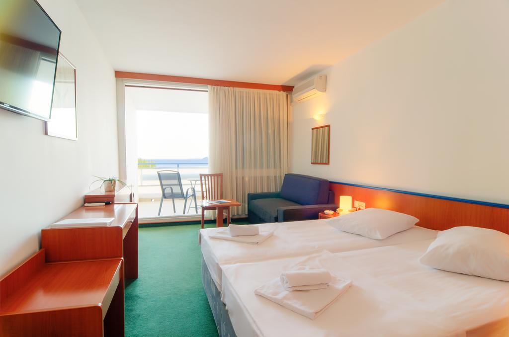 Hotel Amfora ราบัซ ภายนอก รูปภาพ
