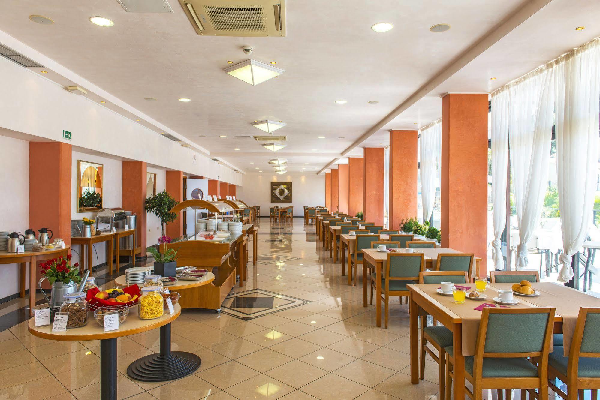 Hotel Amfora ราบัซ ภายนอก รูปภาพ